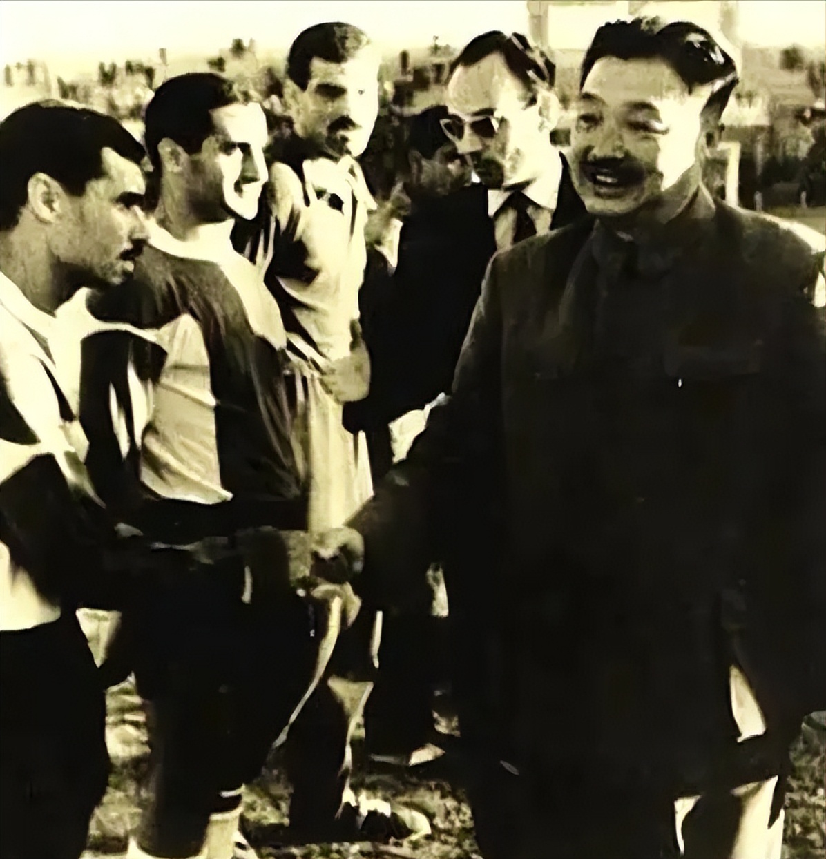 1963年，贺龙对国足说：拿不到前三，回来就解散！最终结果如何？