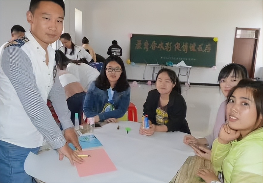 特岗教师在无编制的三年内评优吗,特岗教师无编属于合同工吗