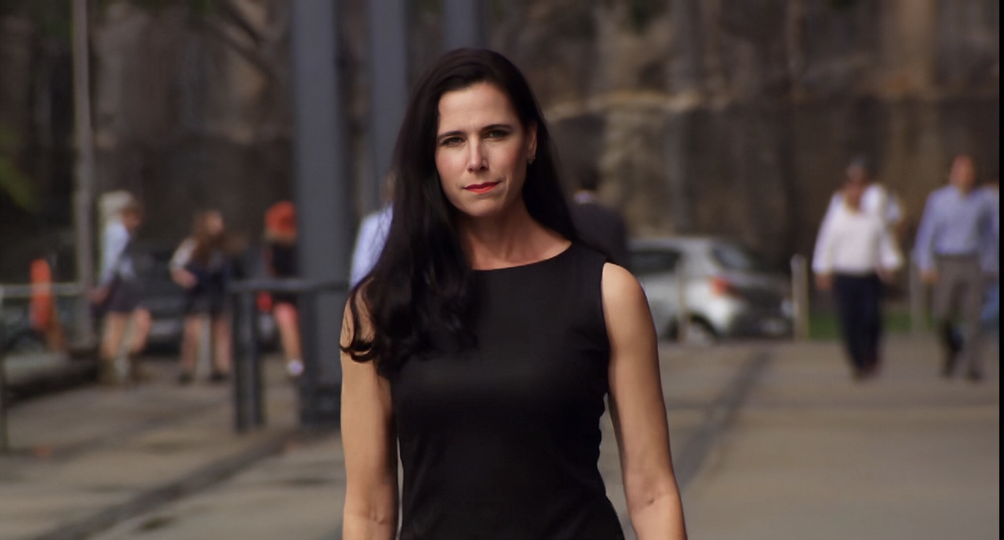 澳洲57岁大叔忘不了28年前的初恋，50岁初恋情人得知后与他相会