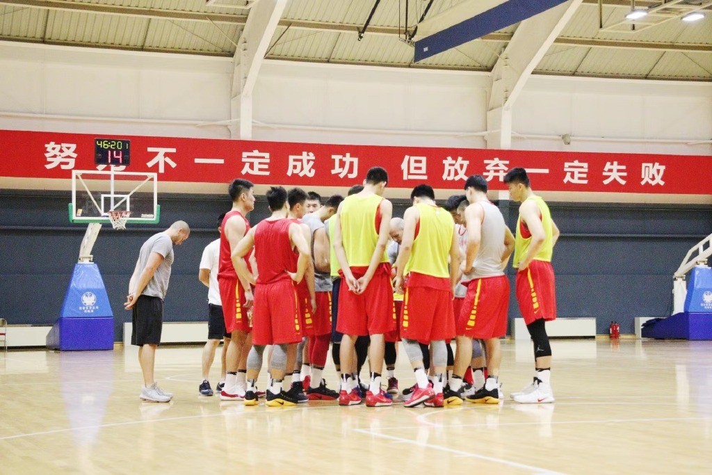 巩晓彬亚洲杯,巩晓彬谈中国男篮视频