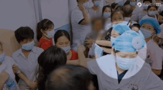 儿科病房里的漫长季节