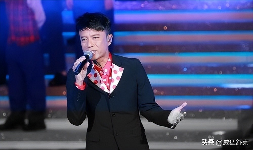 不扶李玟不发声，被骂人品差的李克勤，来内地赚钱的原因很心酸