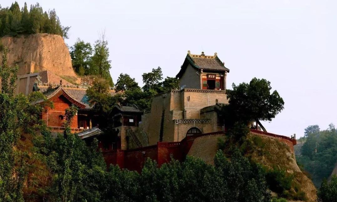 隰县小西天明代彩塑,隰县的小西天五百年的菩萨雕像