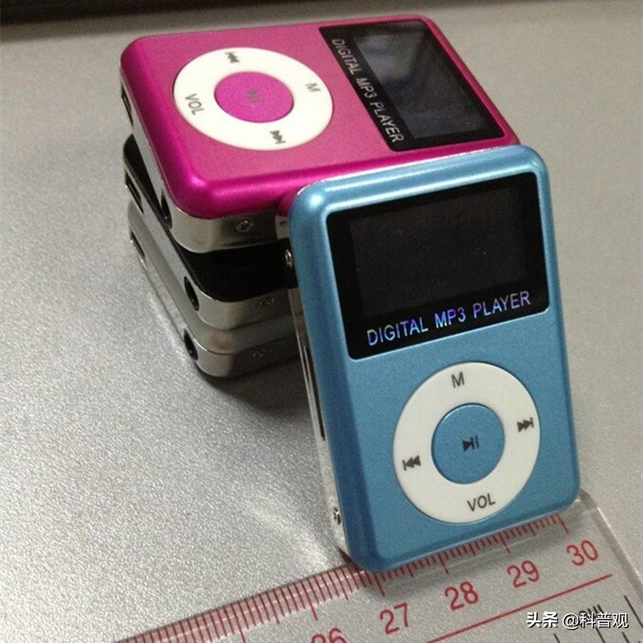 为啥还有人在收旧DVD光盘,废旧光盘有何价值?有人靠它年入20万