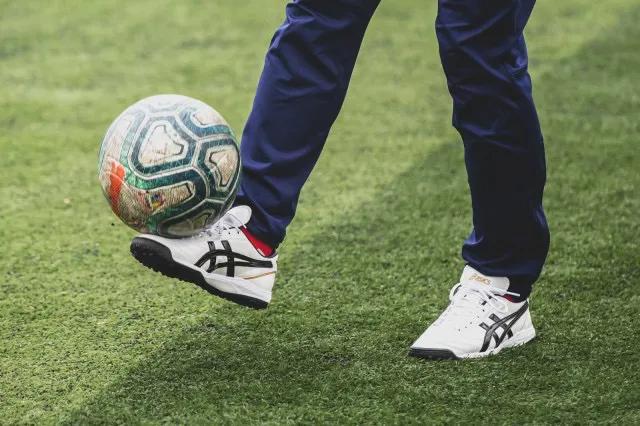 asics亚瑟士c3舒服吗,asicsc3黑黄