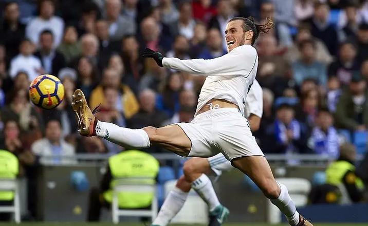 世界足球5大球星排名,c罗和马拉多纳脚力谁强