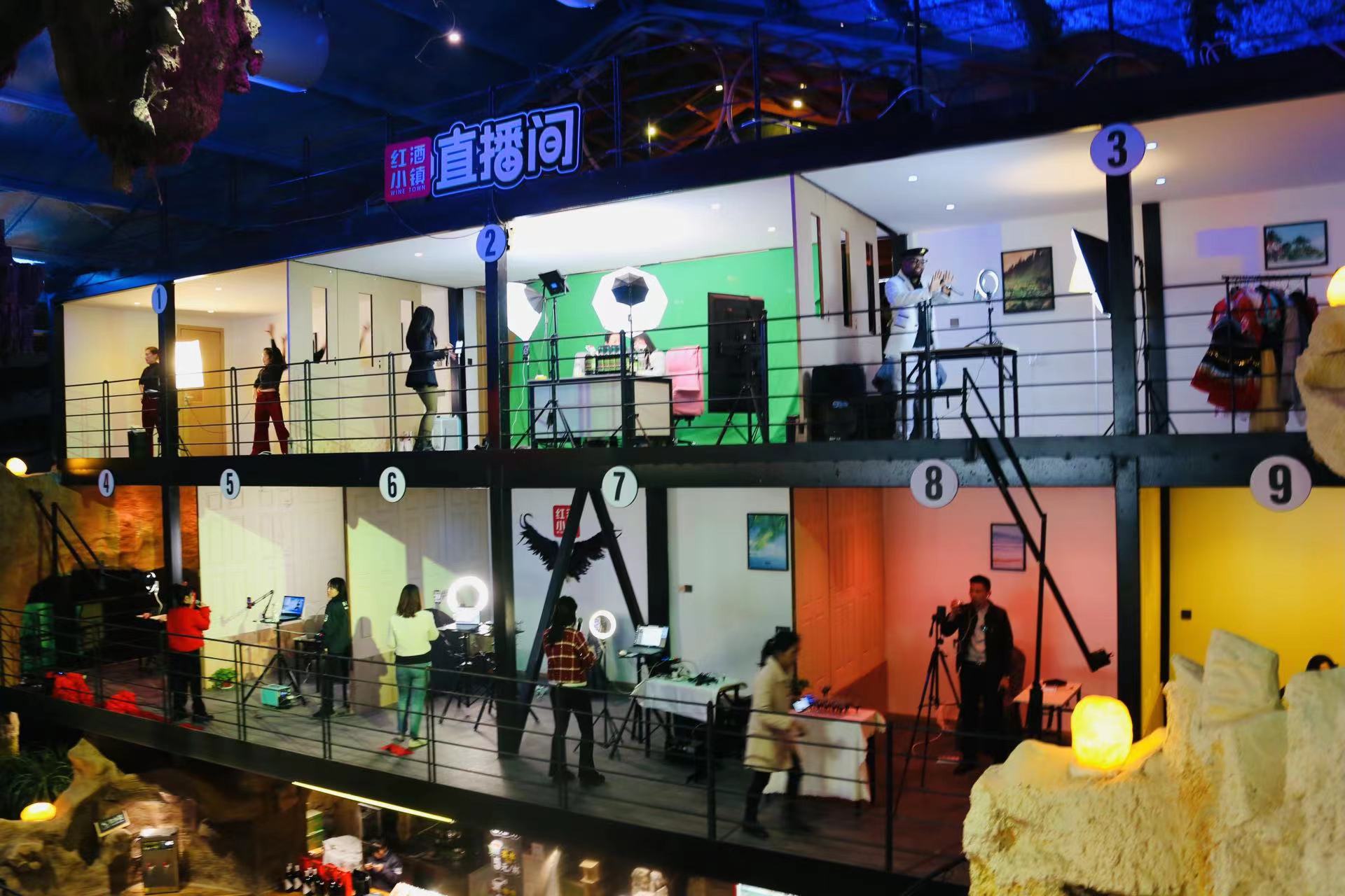 最好玩的带货直播间,参观个人直播带货直播间