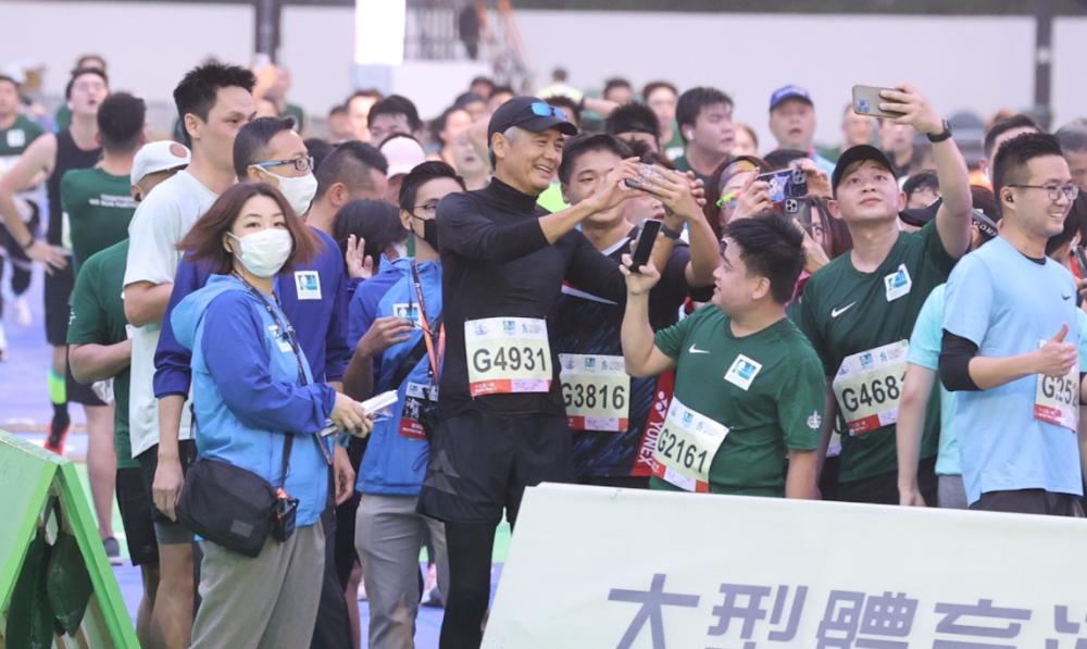 吴易昺谈夺冠之路,吴易昺夺冠各界发声