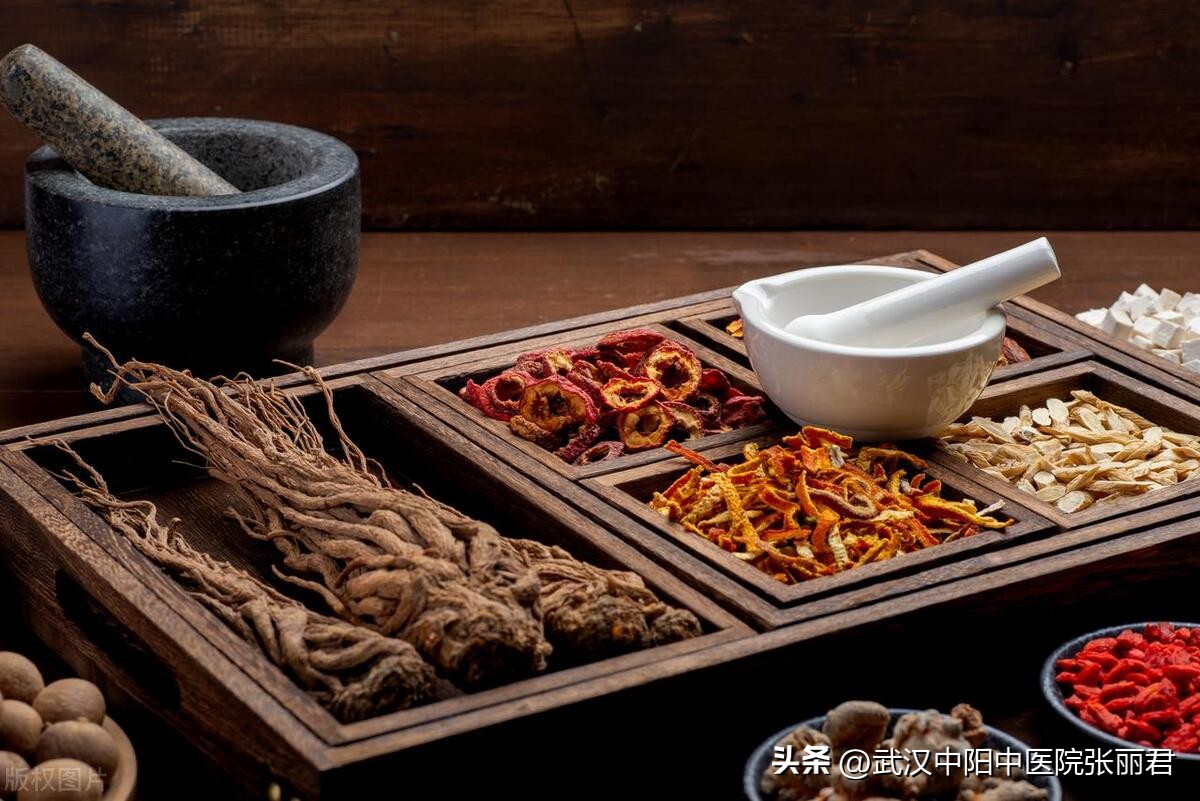 大姨妈量少肚子疼怎么回事,大姨妈量突然特别多肚子疼