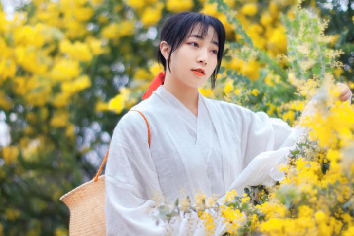 关于诗人身在异乡的古诗五言绝句,七律自创感叹人生诗句