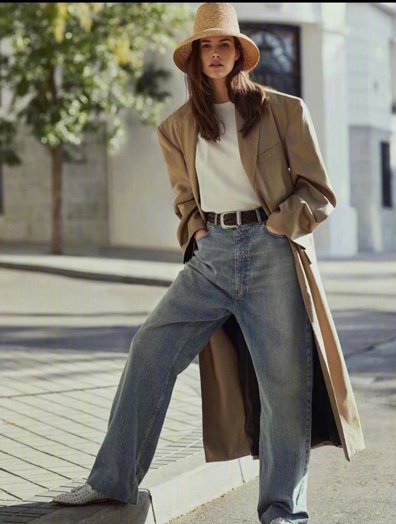 真正懂穿搭的女人，冬天靠腰带就能“勒”出好身材，普通人也能学