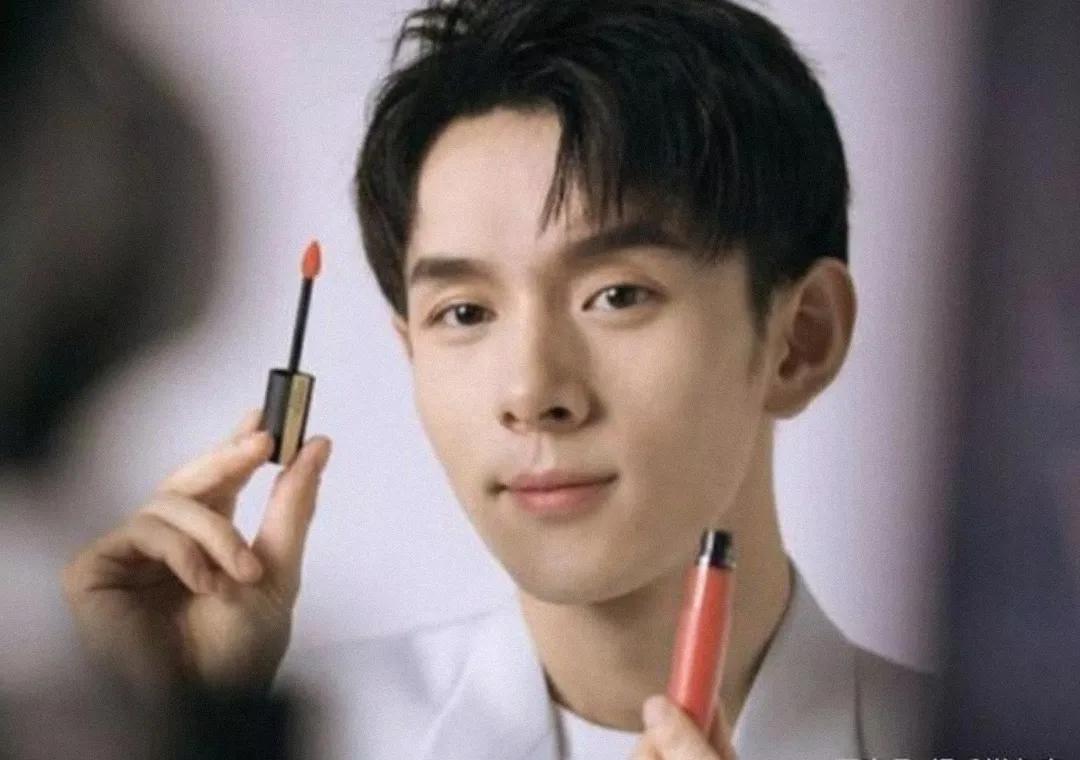 李佳琦哪个学校毕业的,李佳琦大学没毕业吗