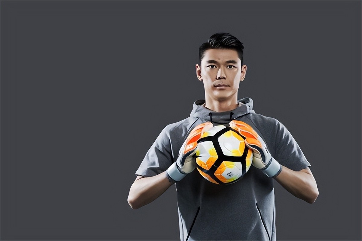 恒大门将曾诚国家队,恒大队长曾诚完整版