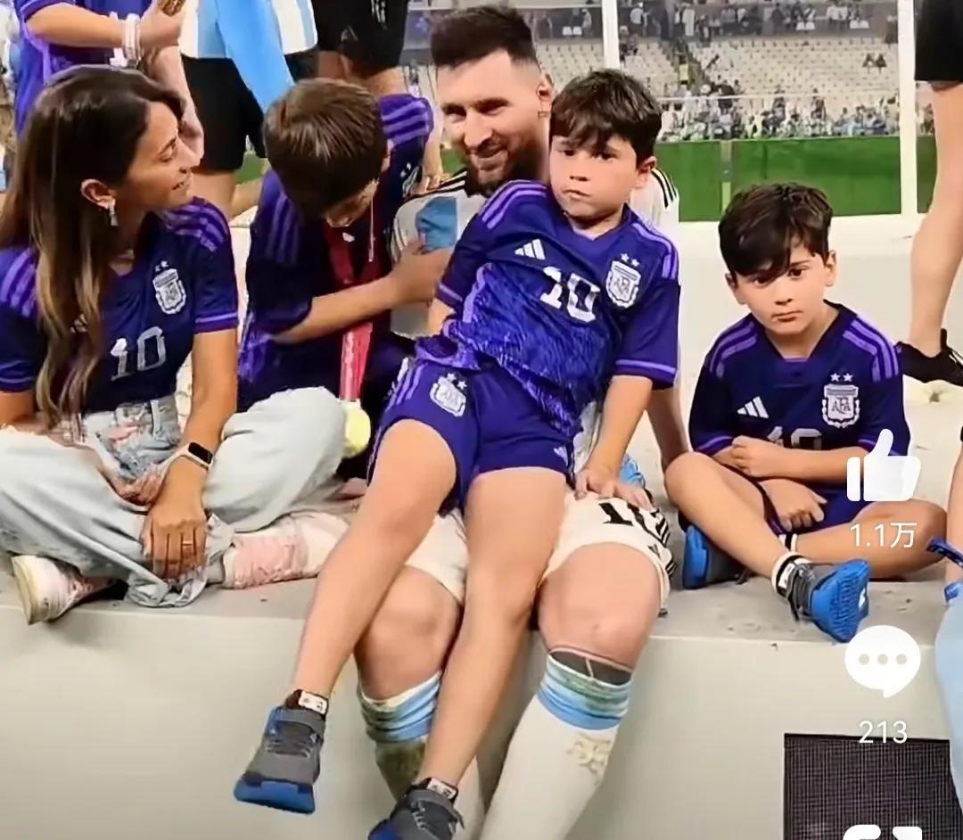 足球解说员贺炜恭喜梅西夺冠,贺炜经典催泪解说词梅西