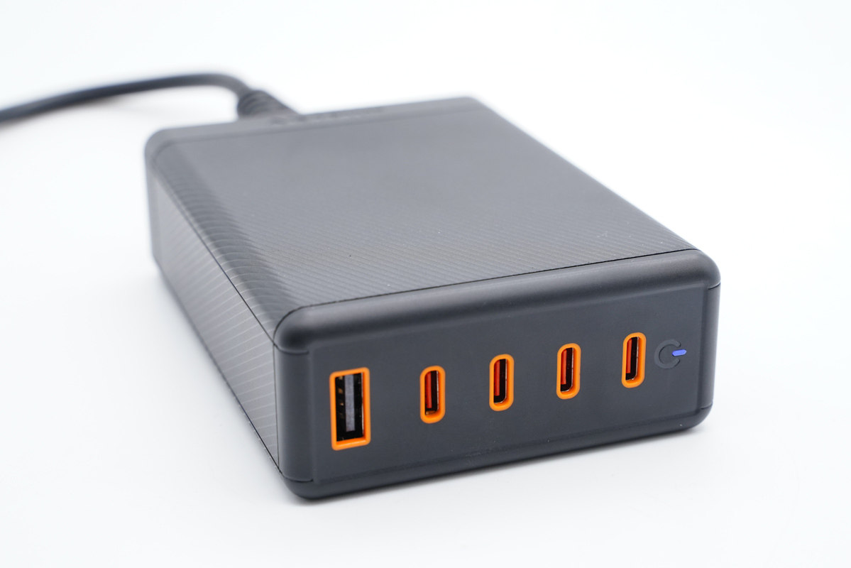 4C1A五个口，总功率达230W，华科生230W桌面充拆解