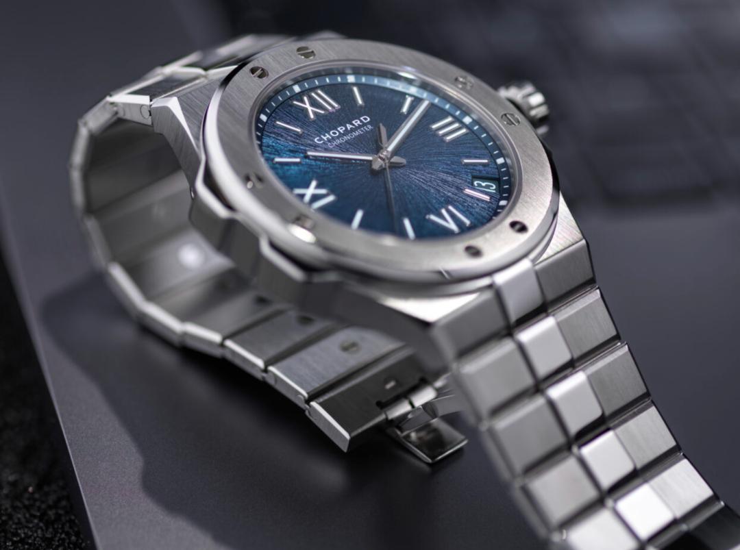 名表专柜一般都不给试戴,名表专卖店都买不到表