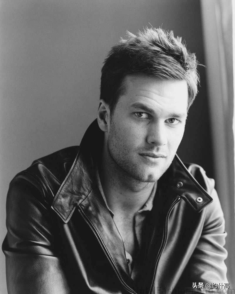 橄榄球性感*男猛**喊话马斯克：把我的“糗照”从推特删掉