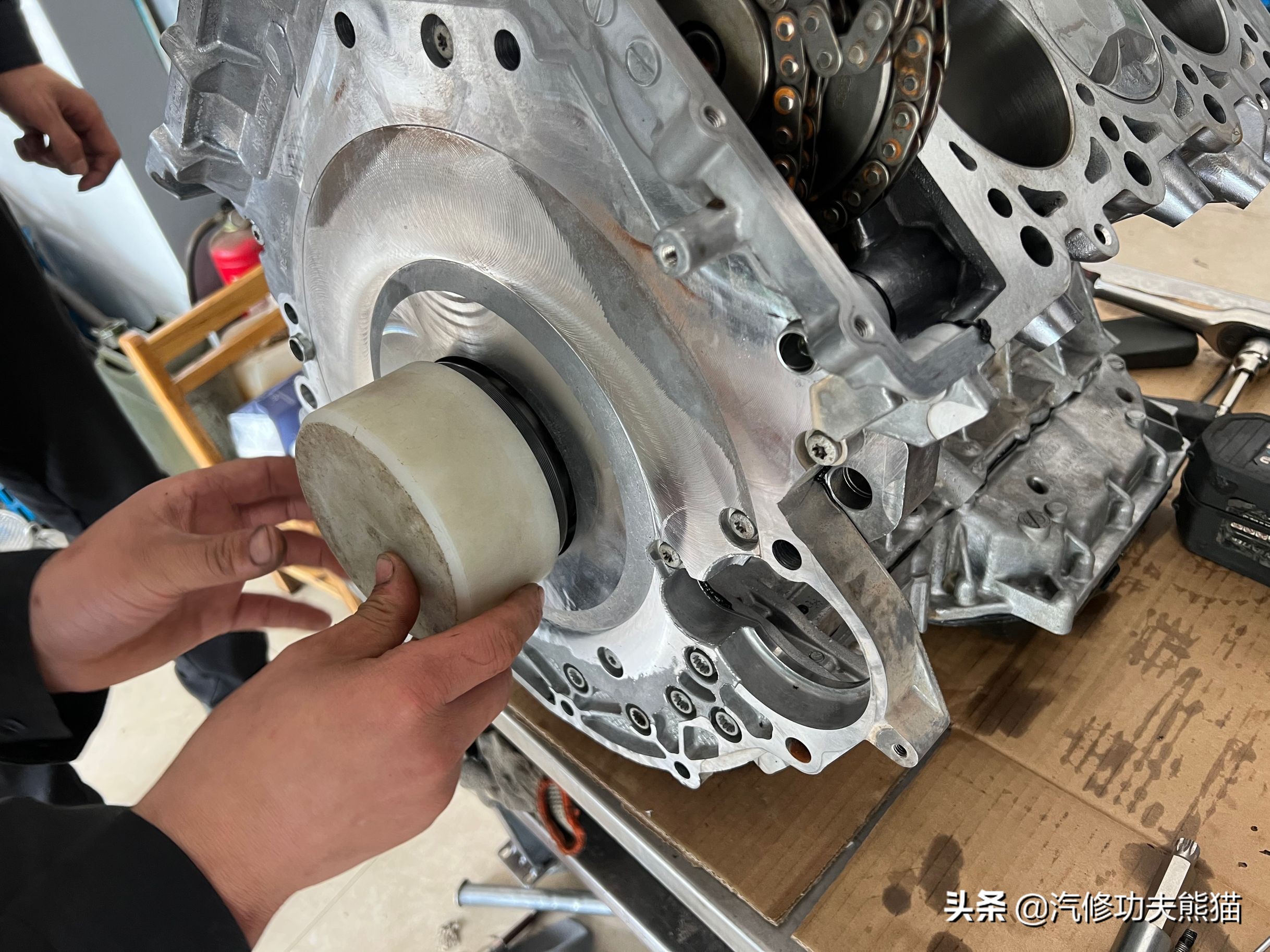 奥迪a6五百块钱,奥迪a65000公里烧一升机油维修