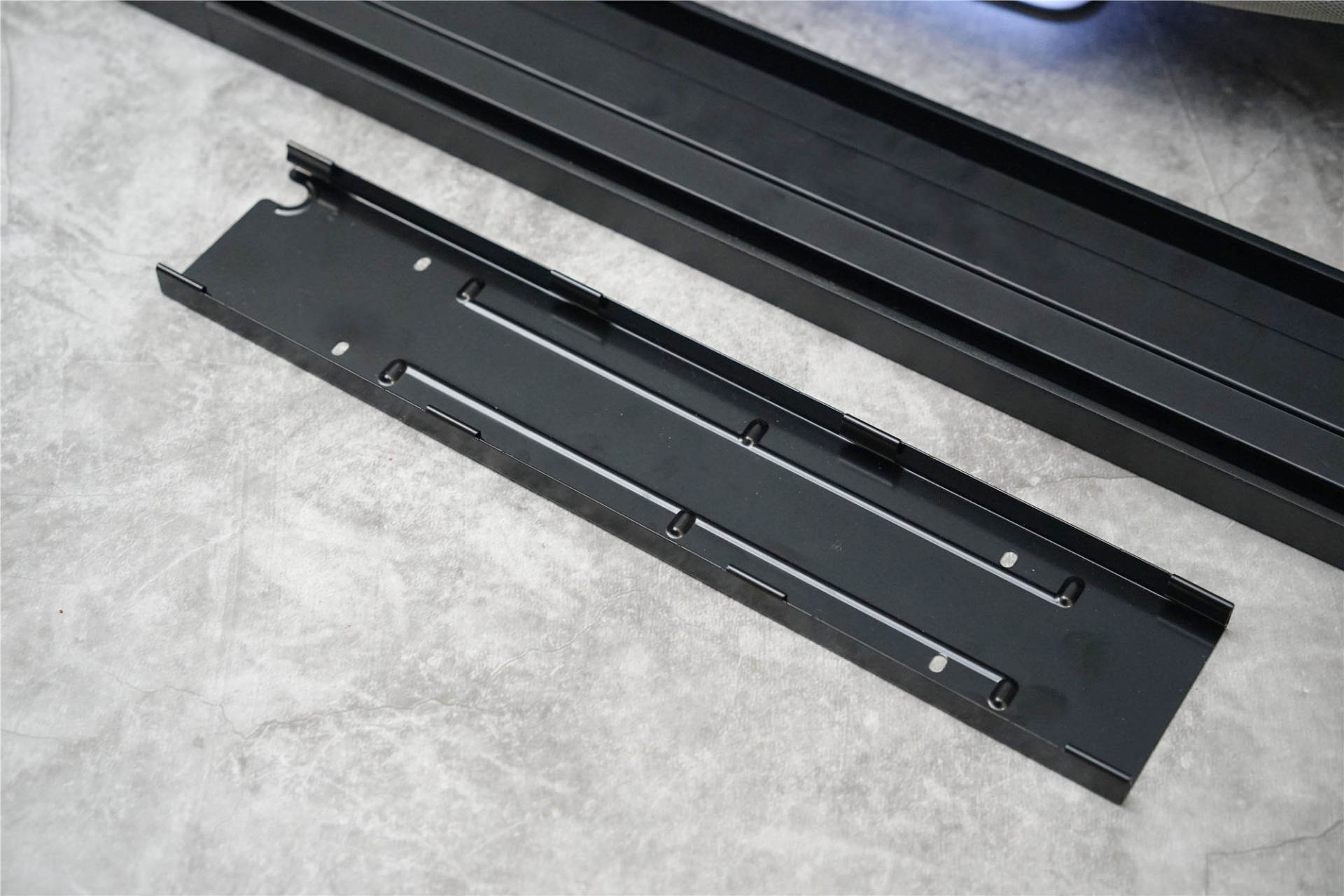 明装轨道插座需要怎么布线,轨道式插座如何安装明装