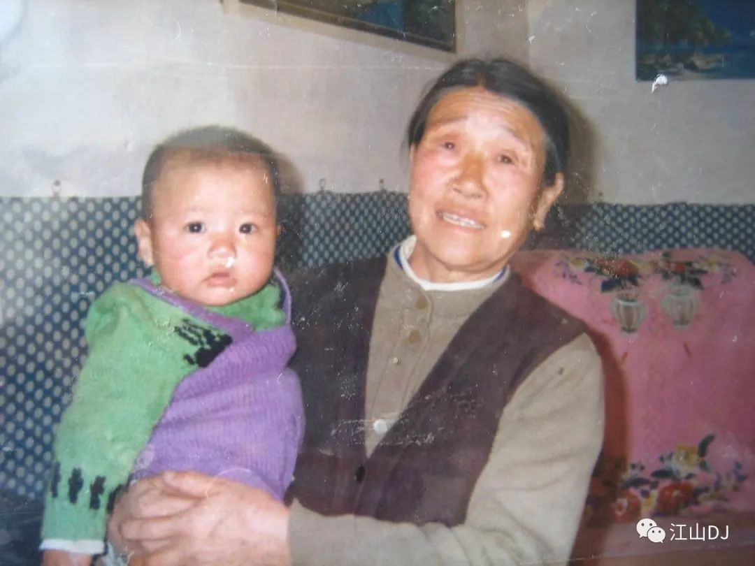 童年温馨的热炕头,怀念小时候睡炕头