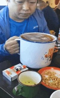 屏幕上出现五条白线什么意思,当屏幕出现五条虚线的时候