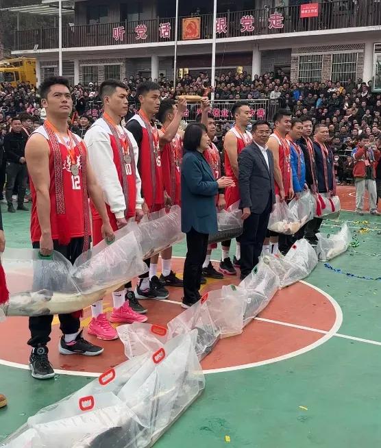 璐靛窞鍐犲啗姝屾洸,璐靛窞澶哄啝姝屾洸