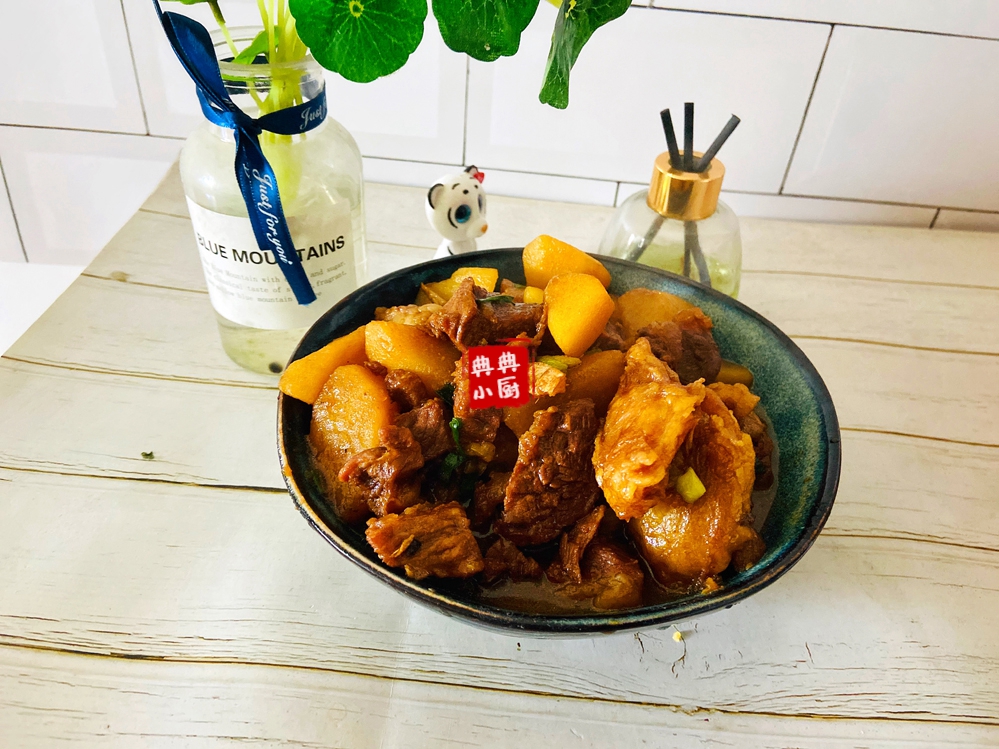 牛腩炖出来为何又柴又硬,烧牛腩什么时候放盐