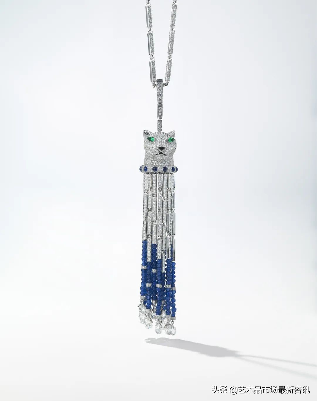 拍卖会顶级翡翠,顶级帝王绿翡翠吊坠最高拍卖价