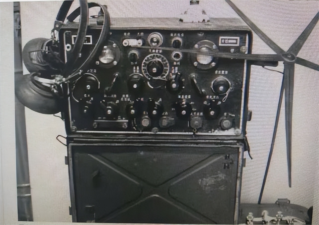 军统女特工冒死救下一位地下党,90年代军统女特务