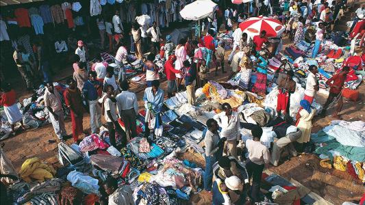 中国旧衣在非洲遭疯抢！日产600万件，旧衣回收或带动千万产业？