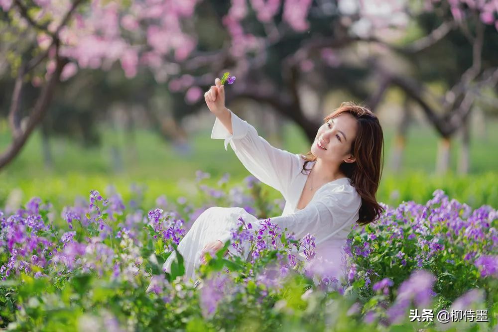 阿姨摄影不会摆姿势？4句口诀拍出优雅美，气质上镜有韵味