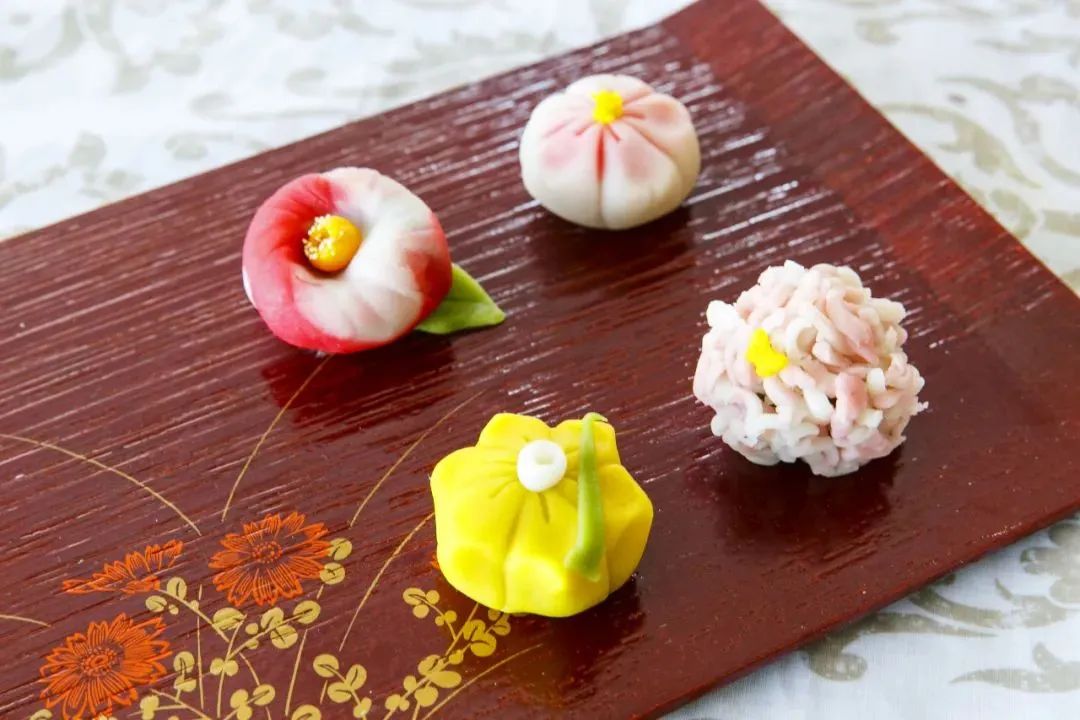 在日本，到底是什么小点心会做得这么精致又馋人呢？