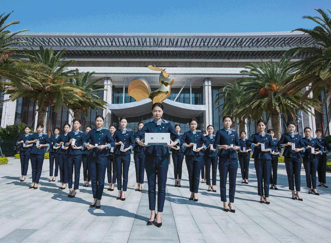 营收几乎翻倍门店数超越星巴克,销量暴增的茶饮