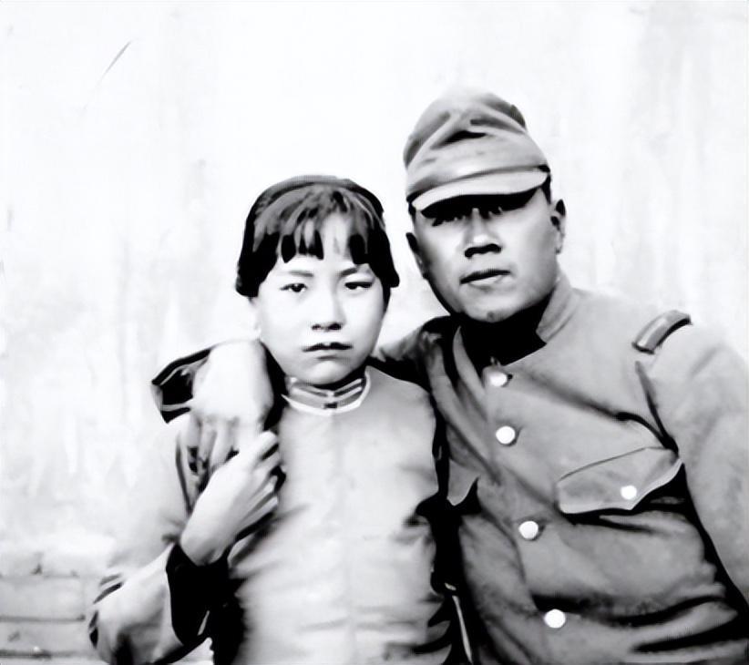 一百多年前的清朝刑法老照片,犯人身在人间,却比地狱还要难受