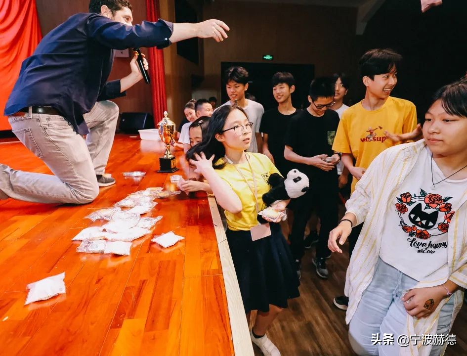 除了直升初中部，赫德6年级还有哪些特点？