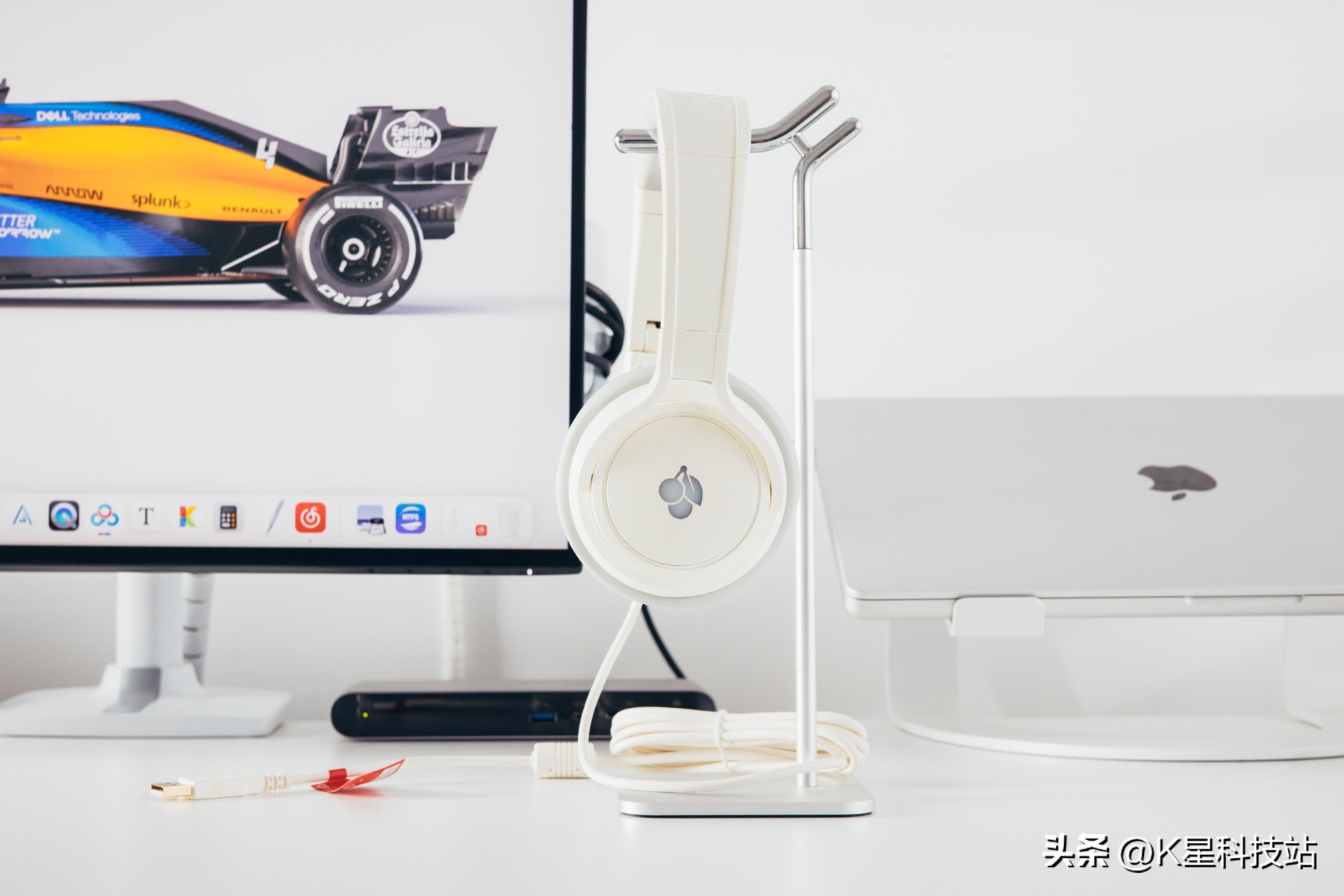 我的桌面我做主，一套平淡无奇白色系生产力+重度娱乐桌面分享