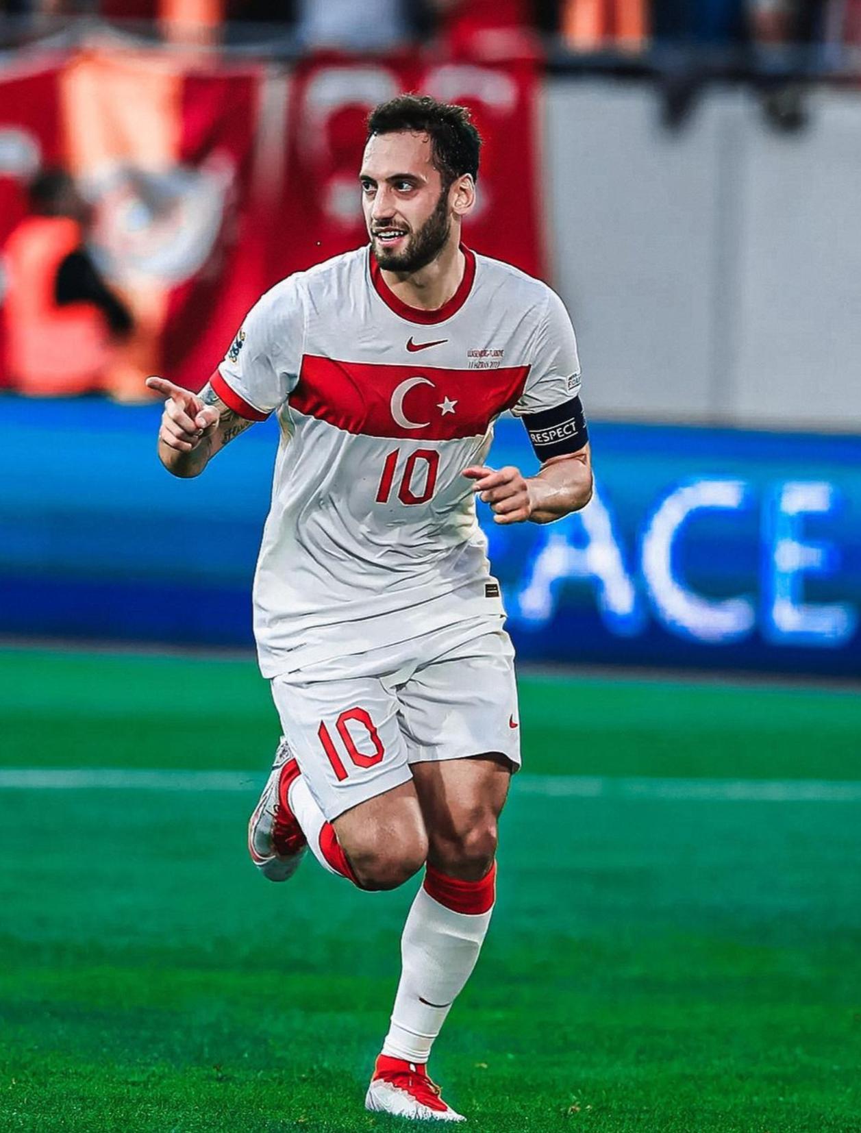 国米拿下意大利国脚,国米加冕意甲第20冠