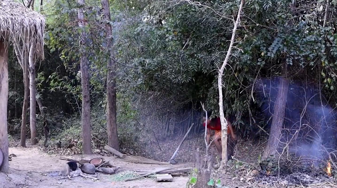 泰国经典美食烤蚂蚁,泰国特色蚂蚁蛋