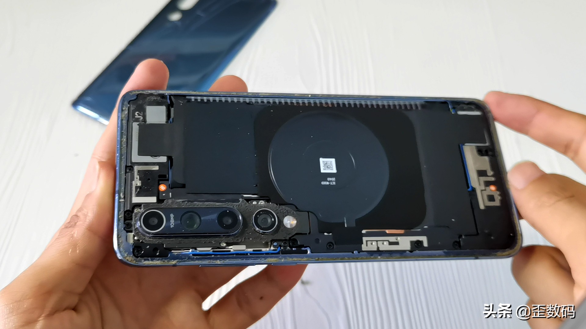 小米10透明探索版,小米透明背板