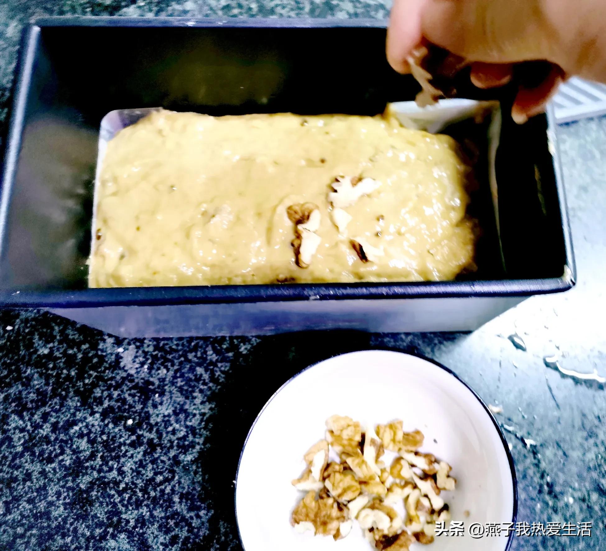 小蛋糕面包制作教程简单又好看,少糖少油香蕉蛋糕的家庭做法视频