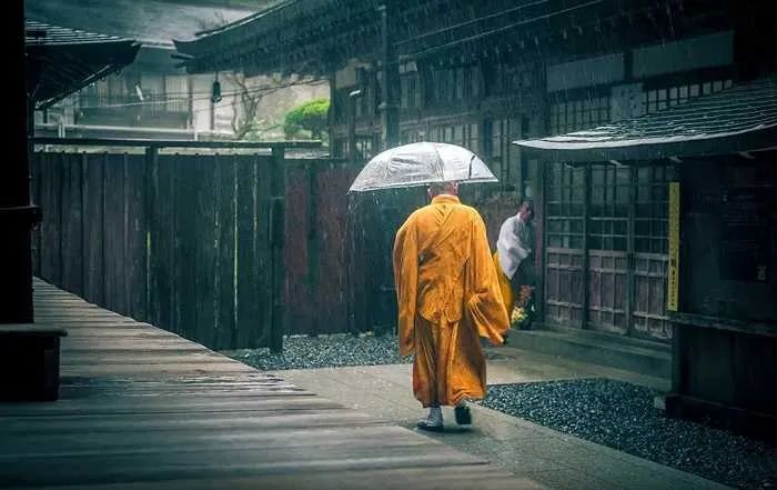 年轻人寺庙祈福有什么商机,年轻人流行寺庙修行