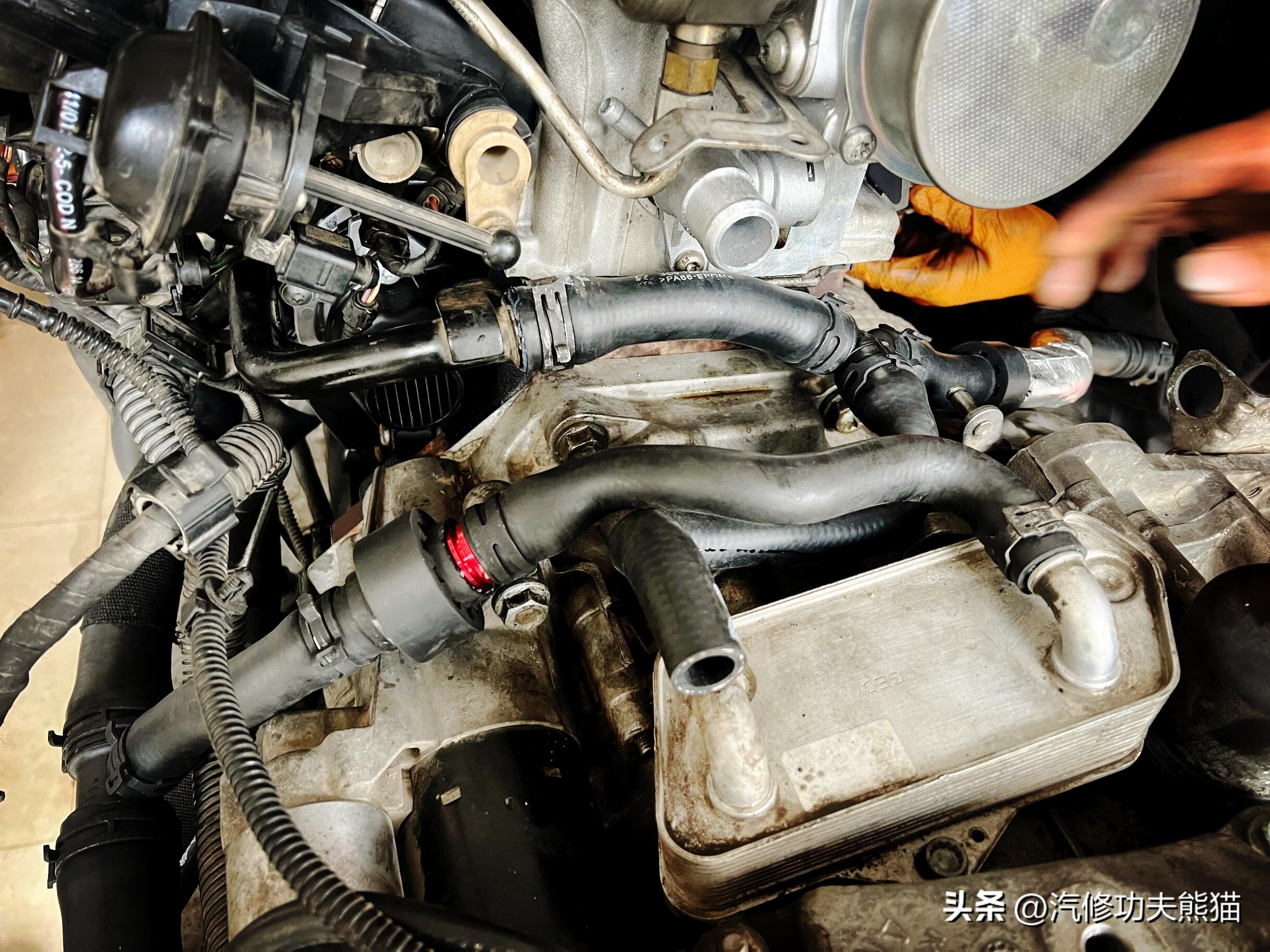 父亲老车翻新修复,父亲去世留下了的车去翻新