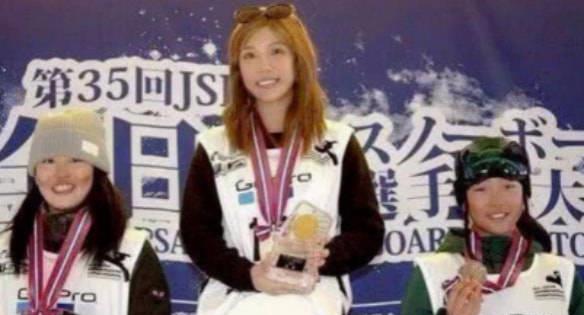 日本原创牛郎在网络上疯传,我却看到了两性之间最残酷的真相