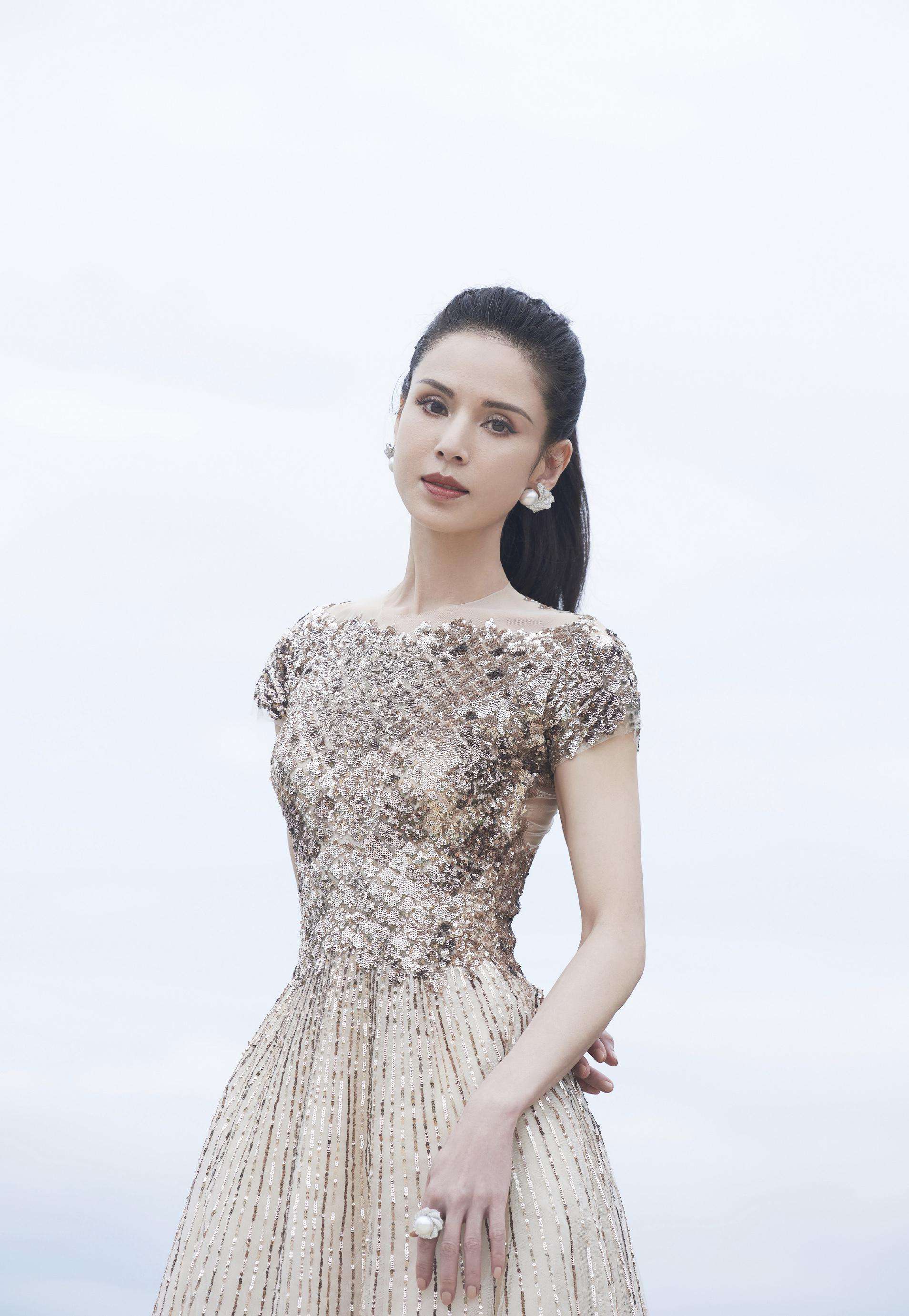 至今未嫁人的8位大龄女港星，最小42岁，个个情路坎坷，让人心疼