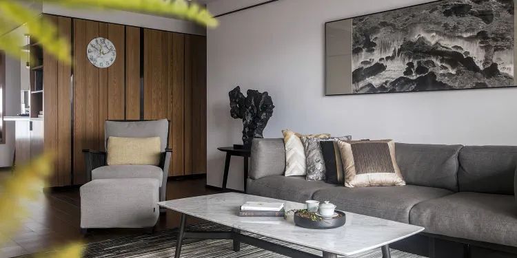 把闲置的地方利用起来,把一个小角落改造成房间