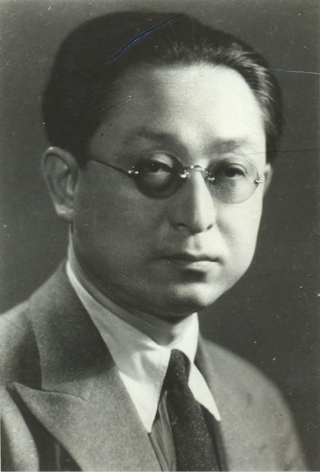 张申府，婚内数次出轨，写文讽妻子无能，晚年却道女人带给我麻烦