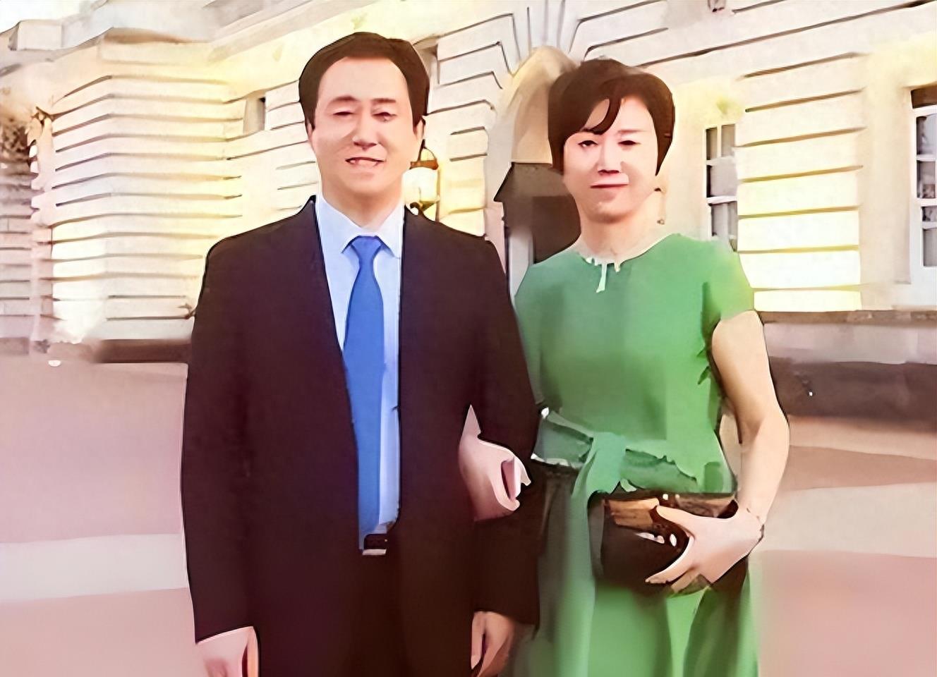 许家印歌舞团队演员照片,许家印歌舞团队演员状况