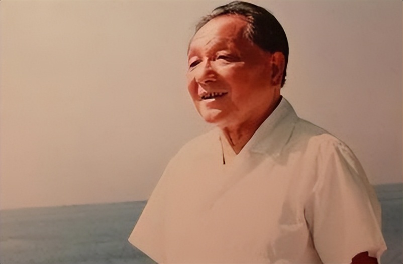 1989年舅舅淡以兴去世，当地想办追悼会，*小平邓**：规格已经够高了