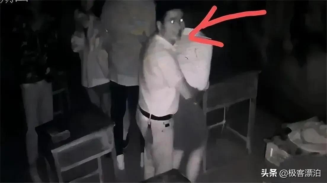 摸大腿，脱内衣，灌酒……“密室逃脱”正在成为性骚扰的新乐园？