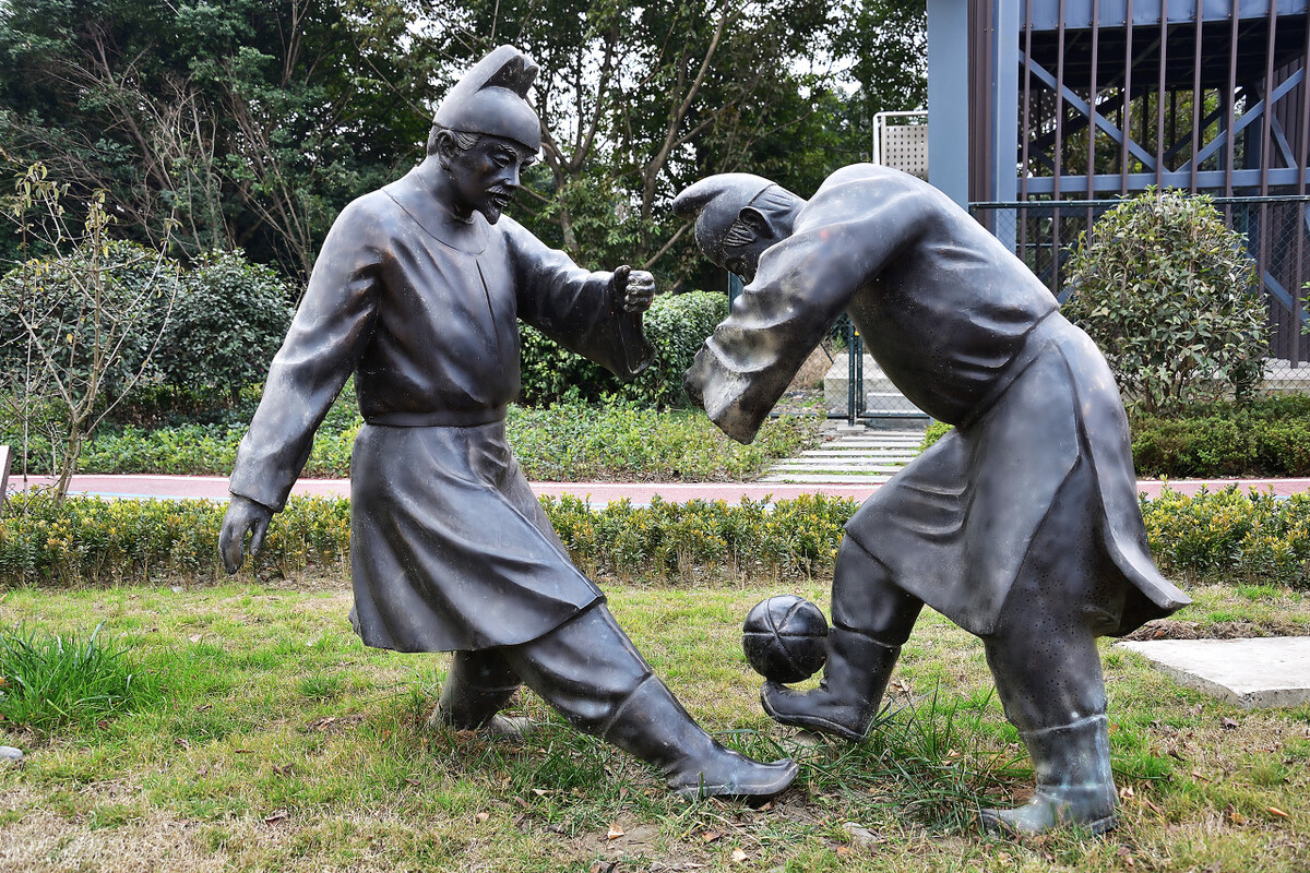 现代的足球起源于哪个国家,足球最早起源于哪里